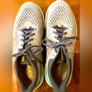 Men’s Hokas Size 10